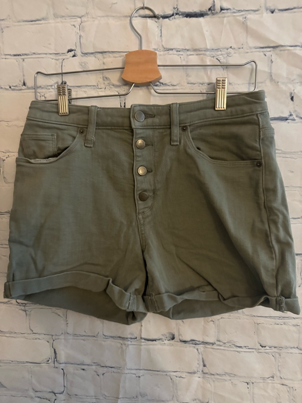 Universal Thread Buttonfly high rise midi denim shorts size 8/29
